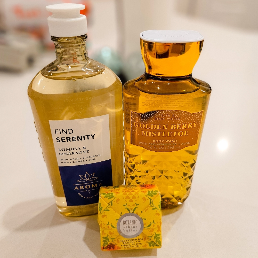 Bath and Bodyworks Bath Set, Body Wash Foam Bath - Picture 7 of 7